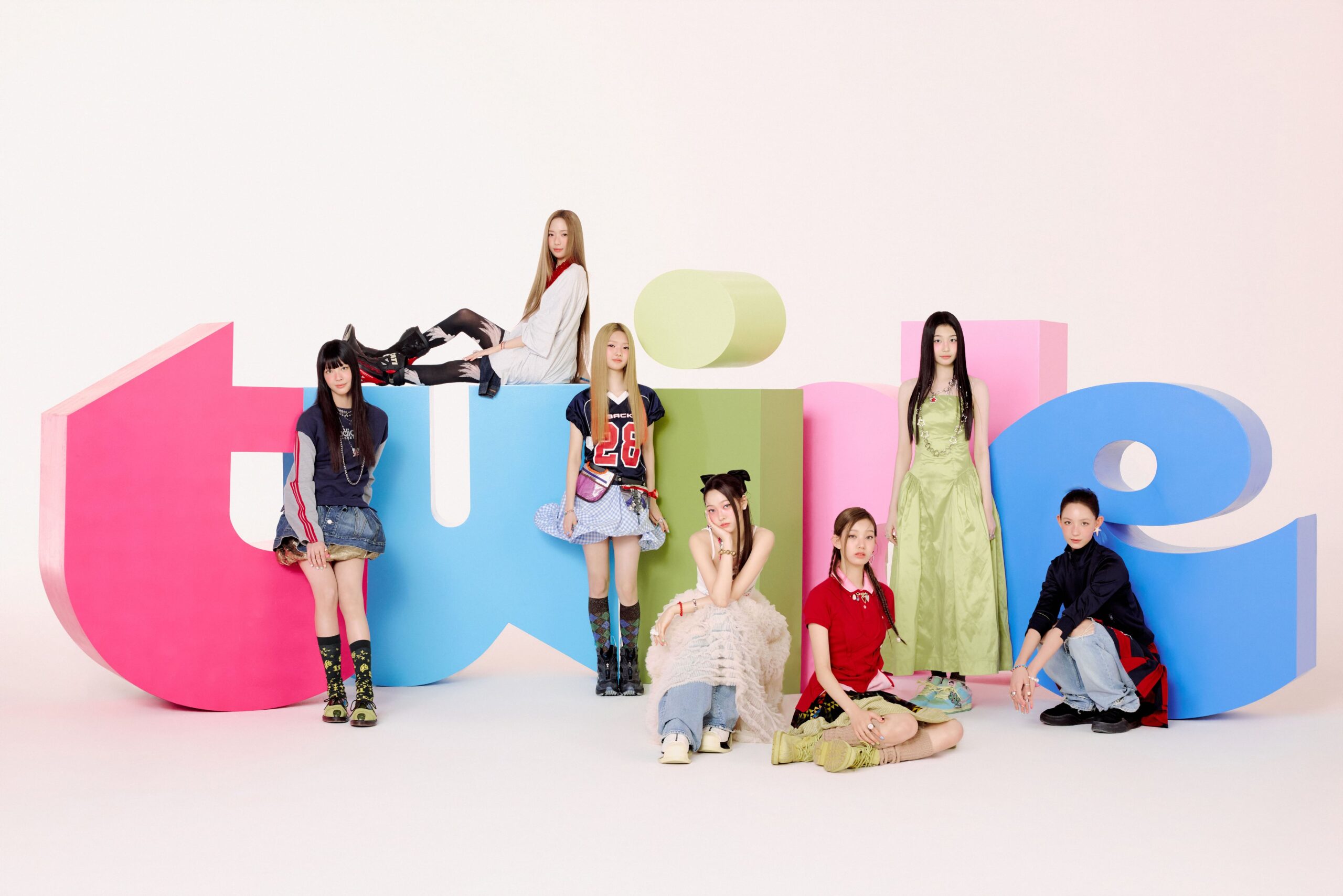 HYBE presenta a TUIDE, su nuevo grupo femenino global que debutará en agosto